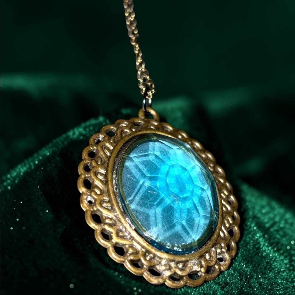 Vintage-Style Bronze Frame Pendant with Aqua Blue untested Glass - Picture 2 of 4